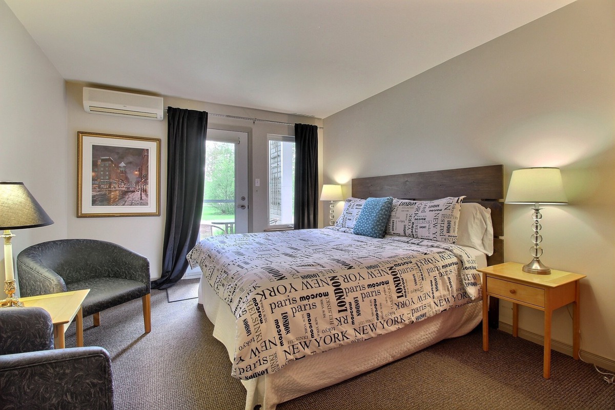 Chambre au motif de villes