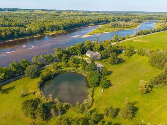 Vue aérienne sur l'étang