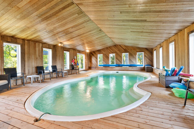 Piscine intérieure