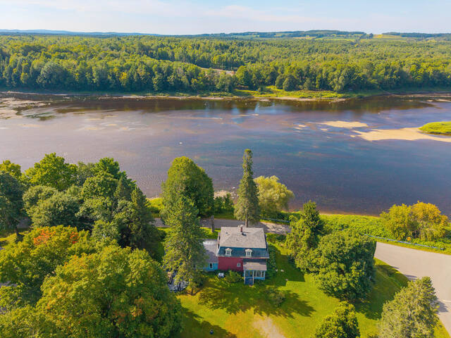 Vue aérienne sur l'étang