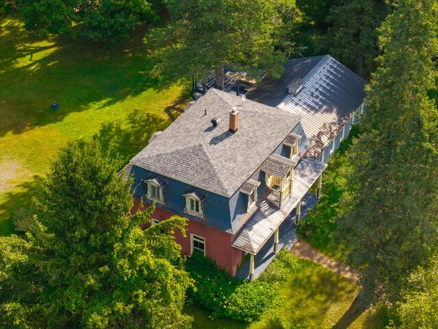 Vue aérienne sur la toiture du Petit William
